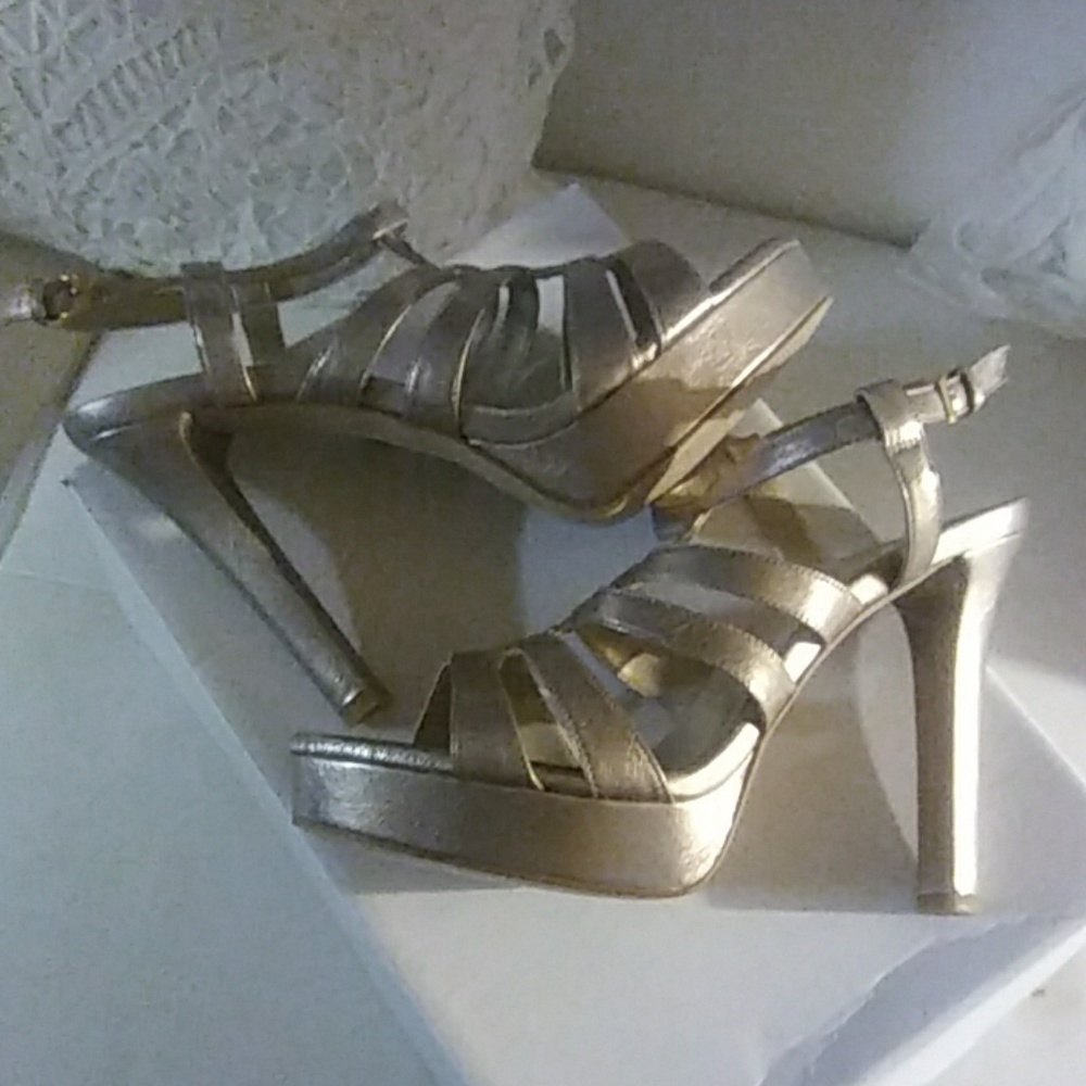Shoes - Picture 4 of 4